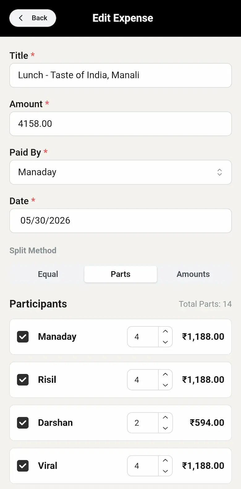 Split Pilot expense details showing participant split amounts.
